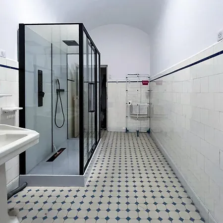 3 Bedroom Cozy Apartment In Ajaccio